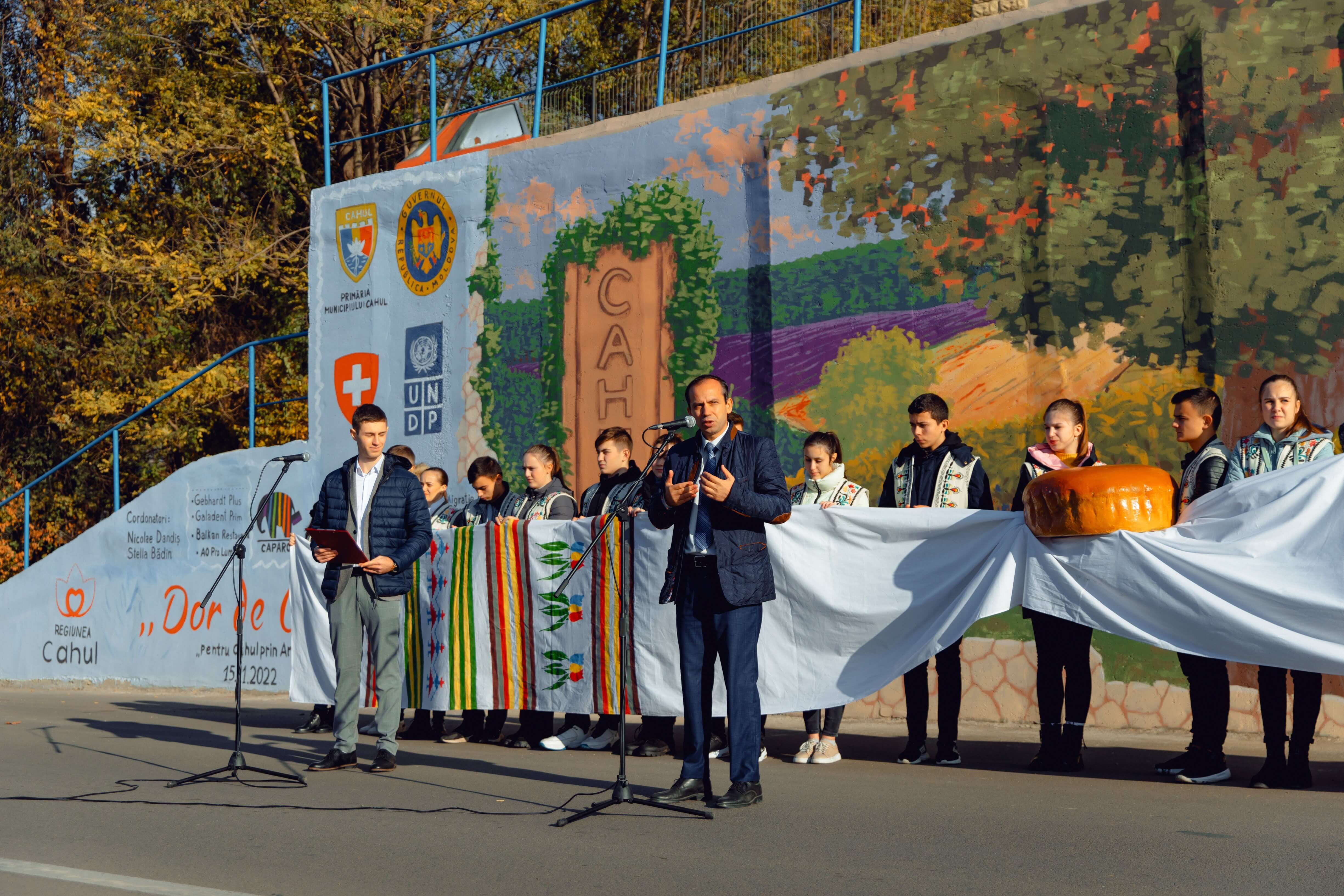 Pictura murală „Dor de casă”